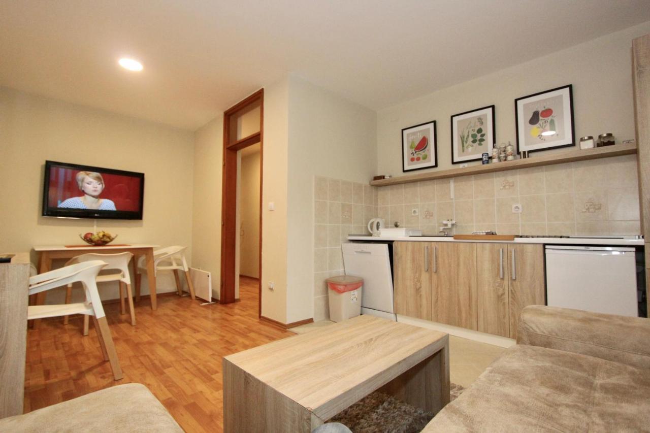 Cozy Apartments In Belgrade, Cukarica, Zeleznik, Free Parking And Wifi Exteriér fotografie