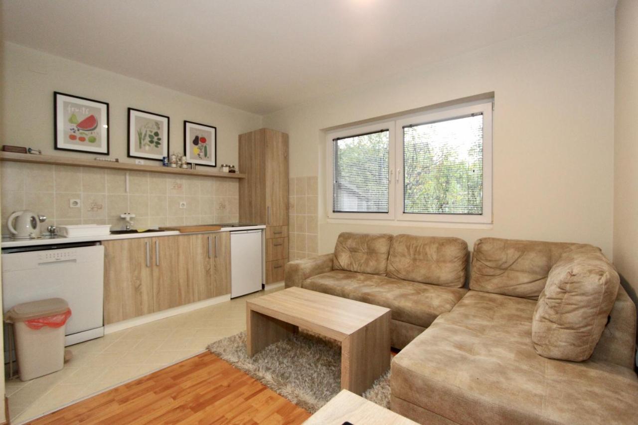 Cozy Apartments In Belgrade, Cukarica, Zeleznik, Free Parking And Wifi Exteriér fotografie