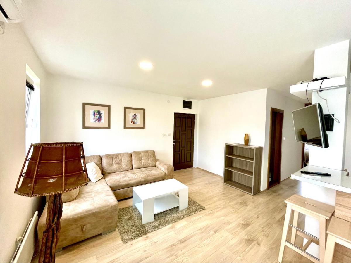 Cozy Apartments In Belgrade, Cukarica, Zeleznik, Free Parking And Wifi Exteriér fotografie