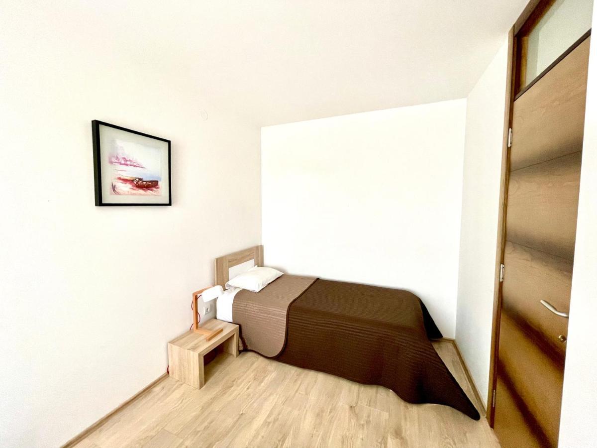 Cozy Apartments In Belgrade, Cukarica, Zeleznik, Free Parking And Wifi Exteriér fotografie